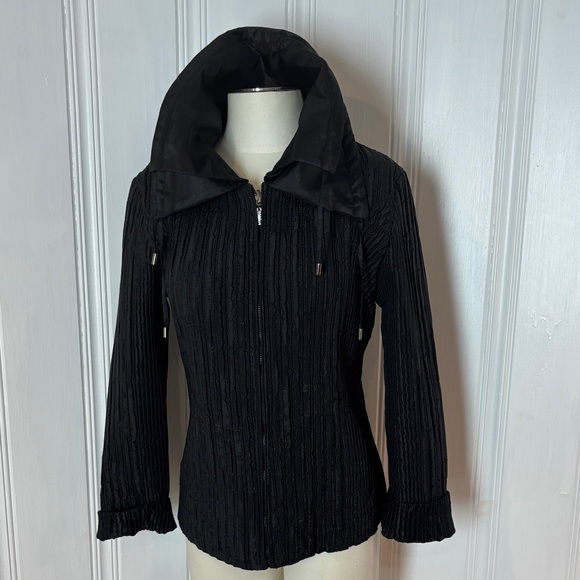 ELENA WANG Reversible Black & Paisley Jacket with Sculptural Collar - Picture 2 of 12